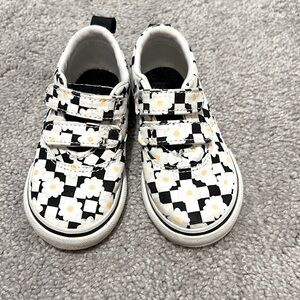 Vans toddler girls with daisy 🌼